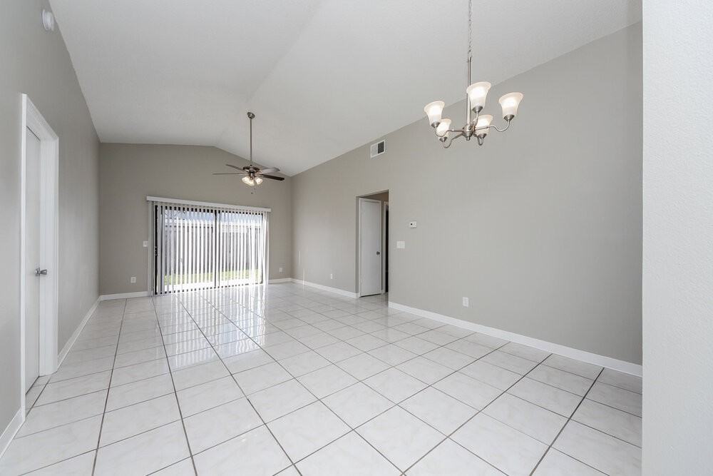 153 Pinewood Cir - Photo 6 of 15