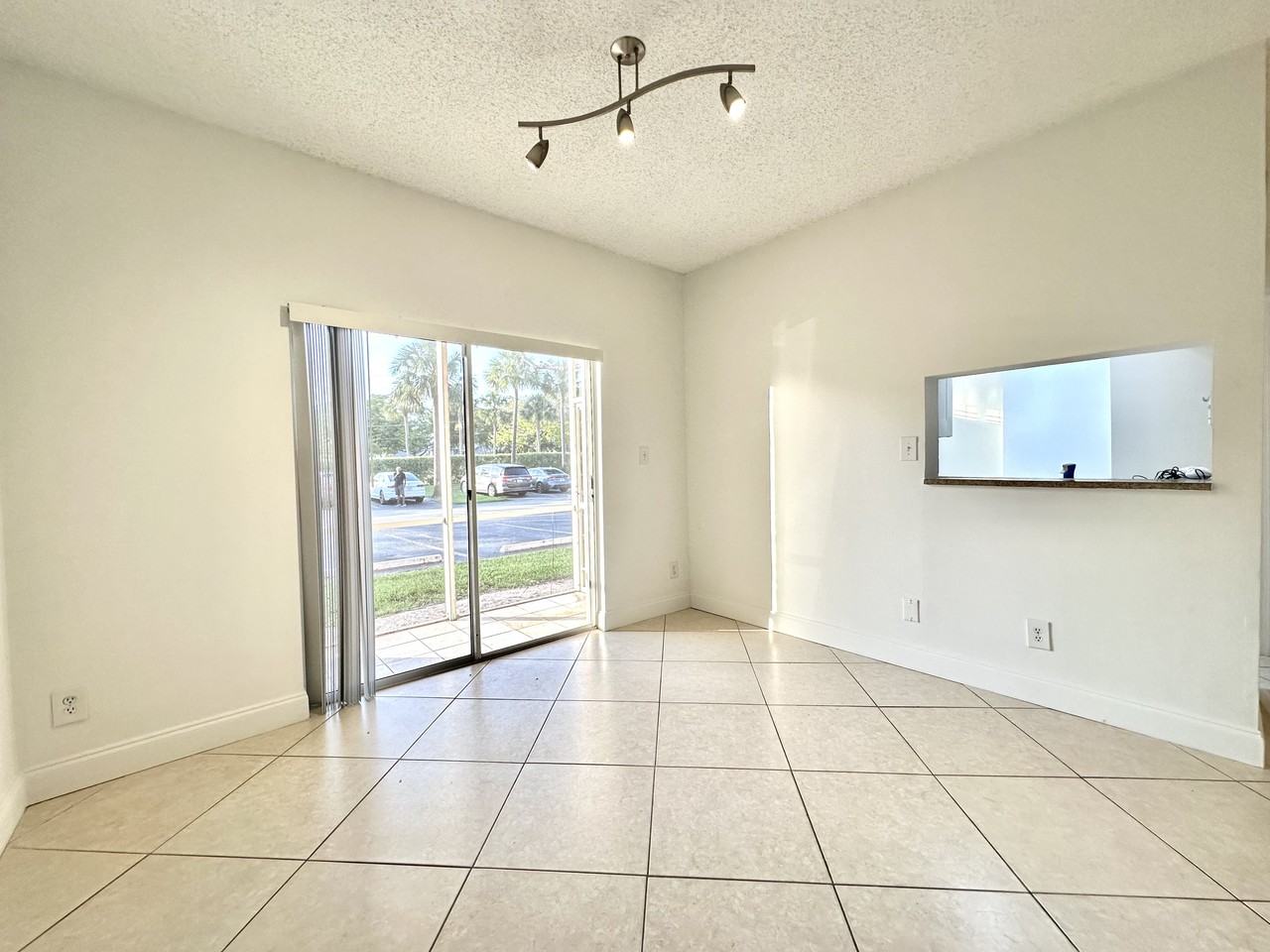 800 Cypress Park Way - Photo 4 of 11