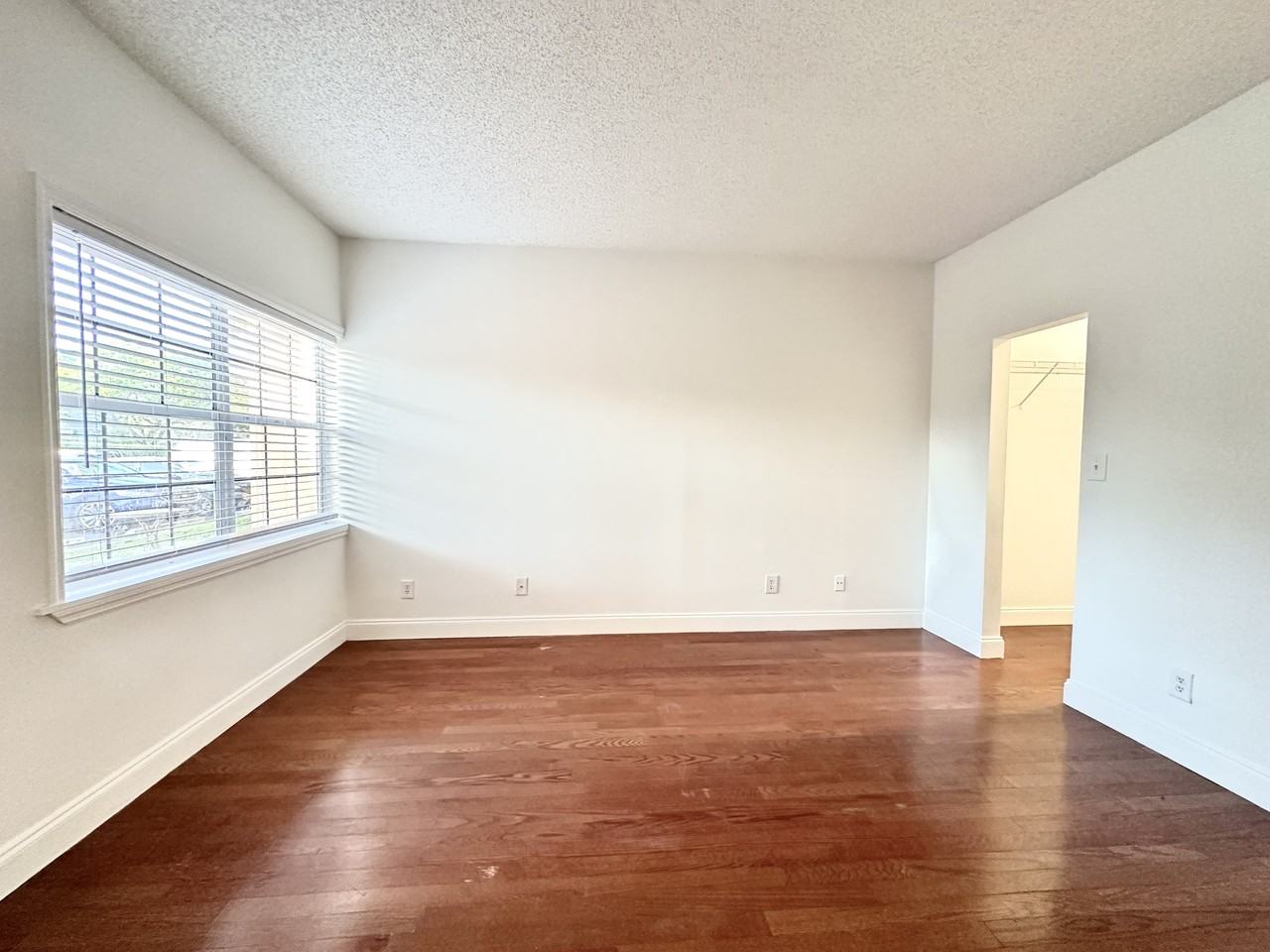 800 Cypress Park Way - Photo 7 of 11