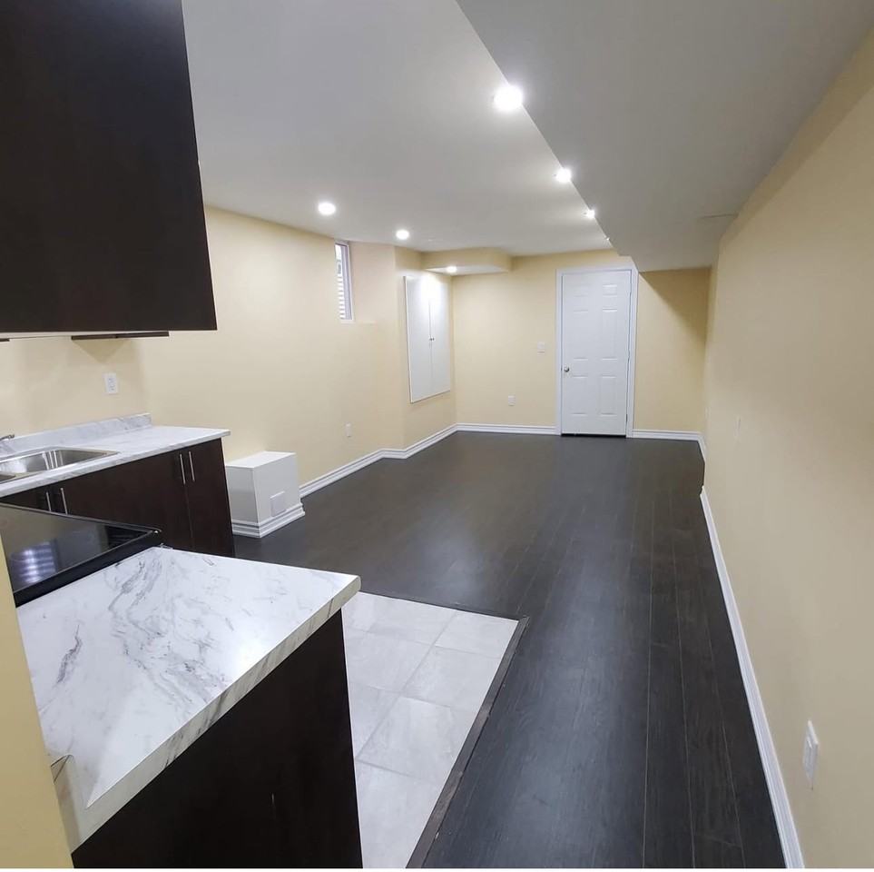 6 Pennycross Cres - Photo 3 of 8