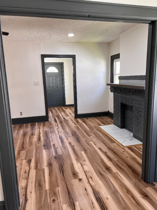 122 10th Ave - Photo 2 of 18