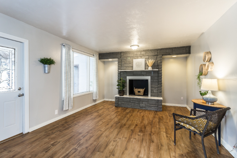 1324 W Sioux St - Photo 3 of 16