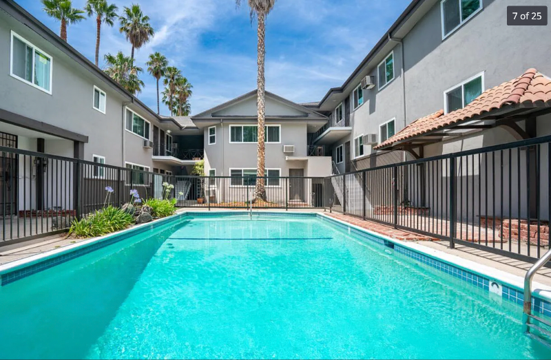 5008 Hazeltine Ave #19 - Photo 4 of 11