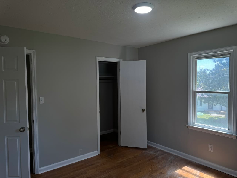 312 Spring St - Photo 2 of 4