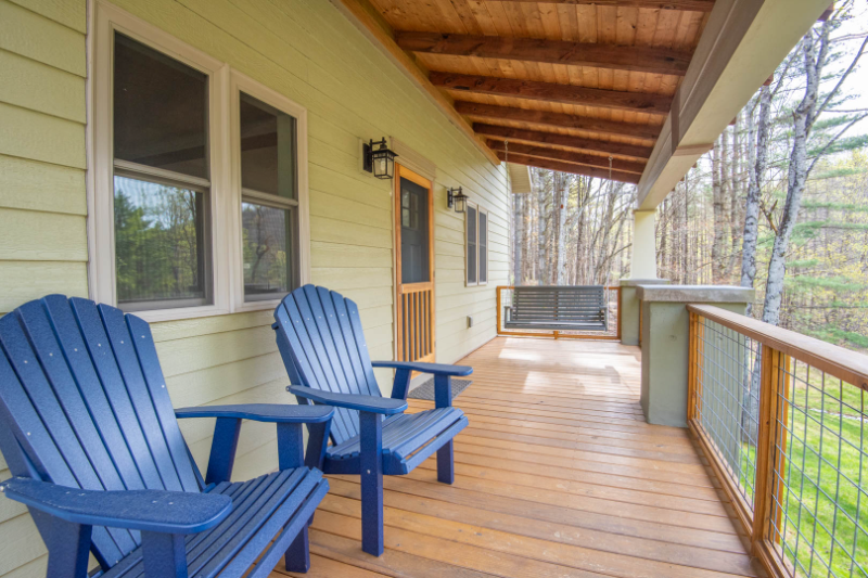 302 Parkway Dr - Photo 2 of 20