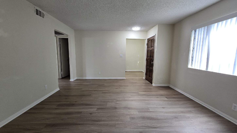 563 N Mar Vista Ave #105 - Photo 3 of 12