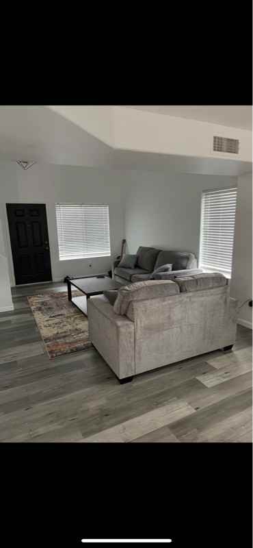 1367 E 10th Pl - Photo 5 of 7