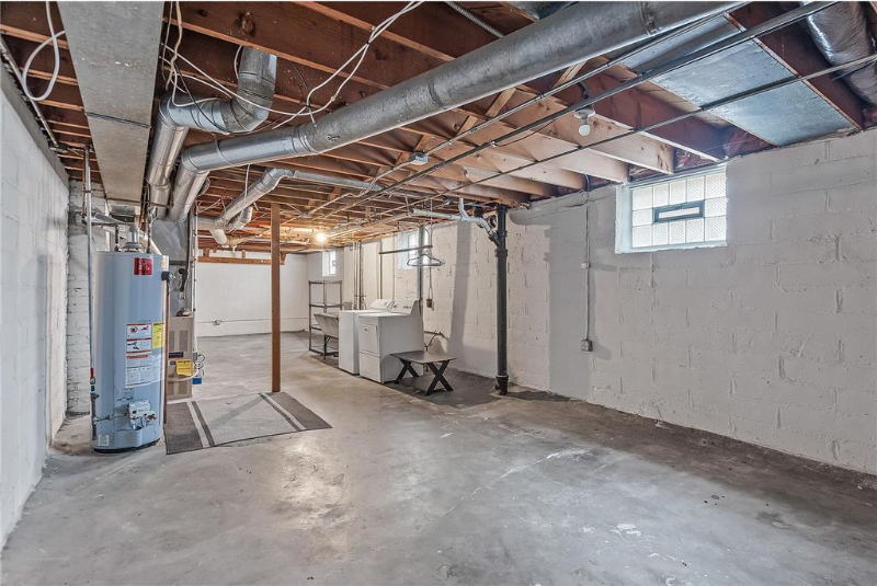 4329 Thomas Ave N - Photo 3 of 10