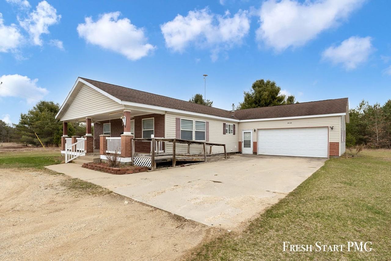 6528 Whitefish Rd - Photo 2 of 17