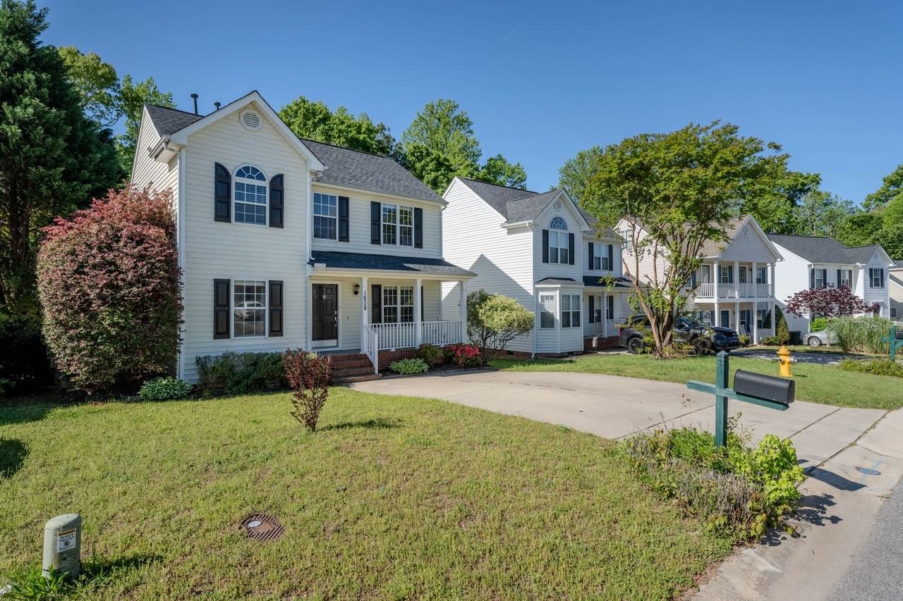 1609 Crag Burn Ln - Photo 2 of 24