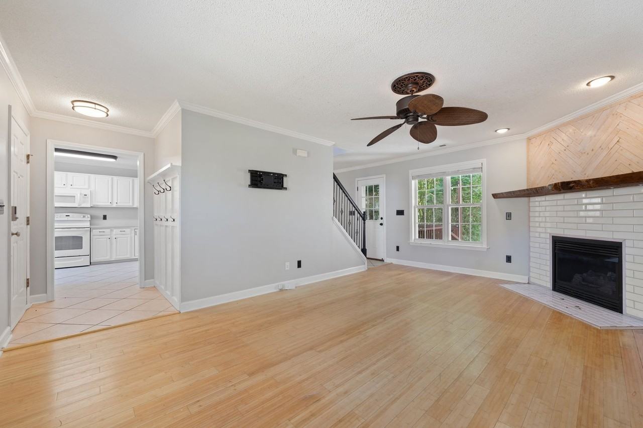 1609 Crag Burn Ln - Photo 5 of 24