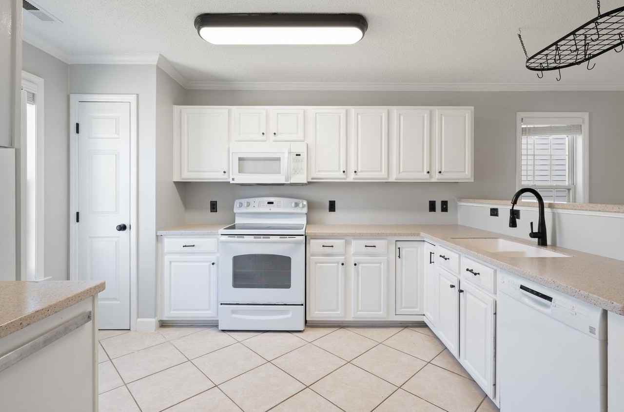 1609 Crag Burn Ln - Photo 6 of 24