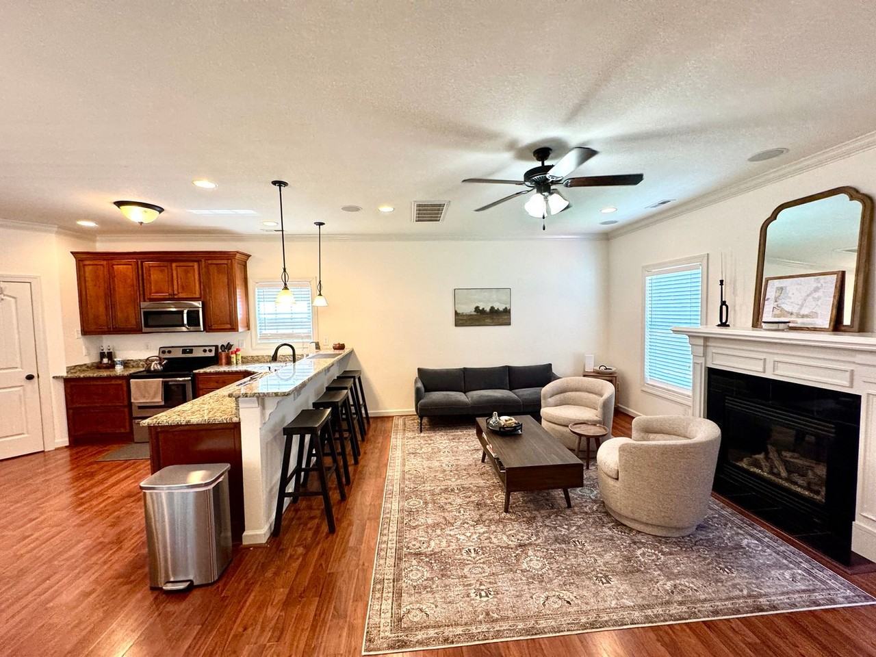 213 Thalia Rd - Photo 4 of 17