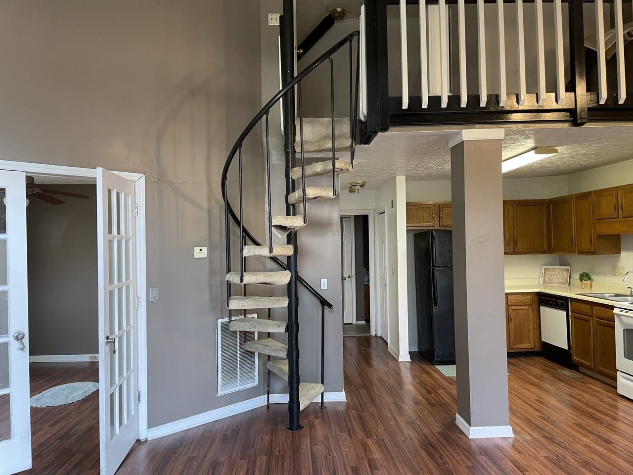 1109 Waggoner Ct W #1109 - Photo 3 of 12