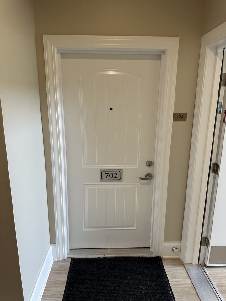 7807 Merrick Rd #607 - Photo 3 of 17