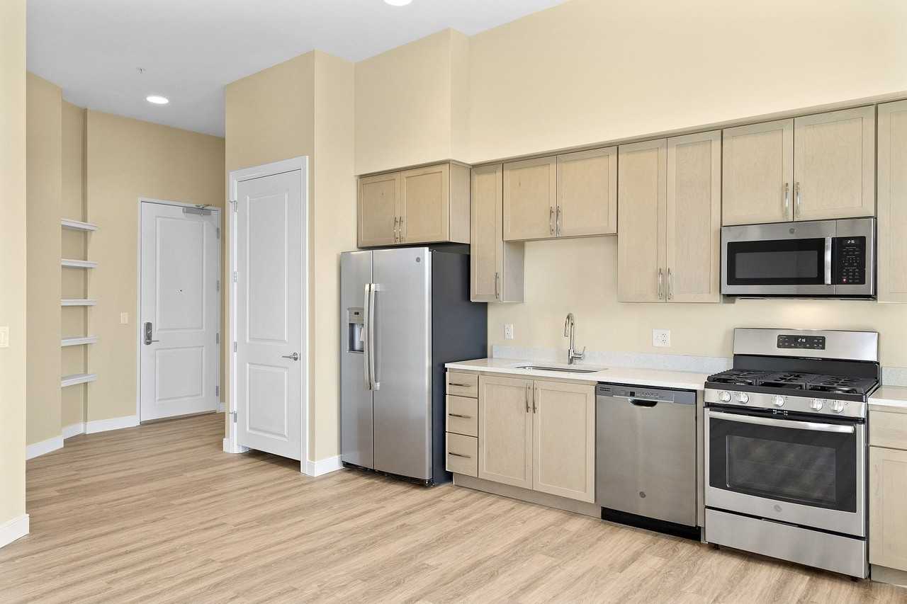 35 Club Apartments - Photo 2 of 40