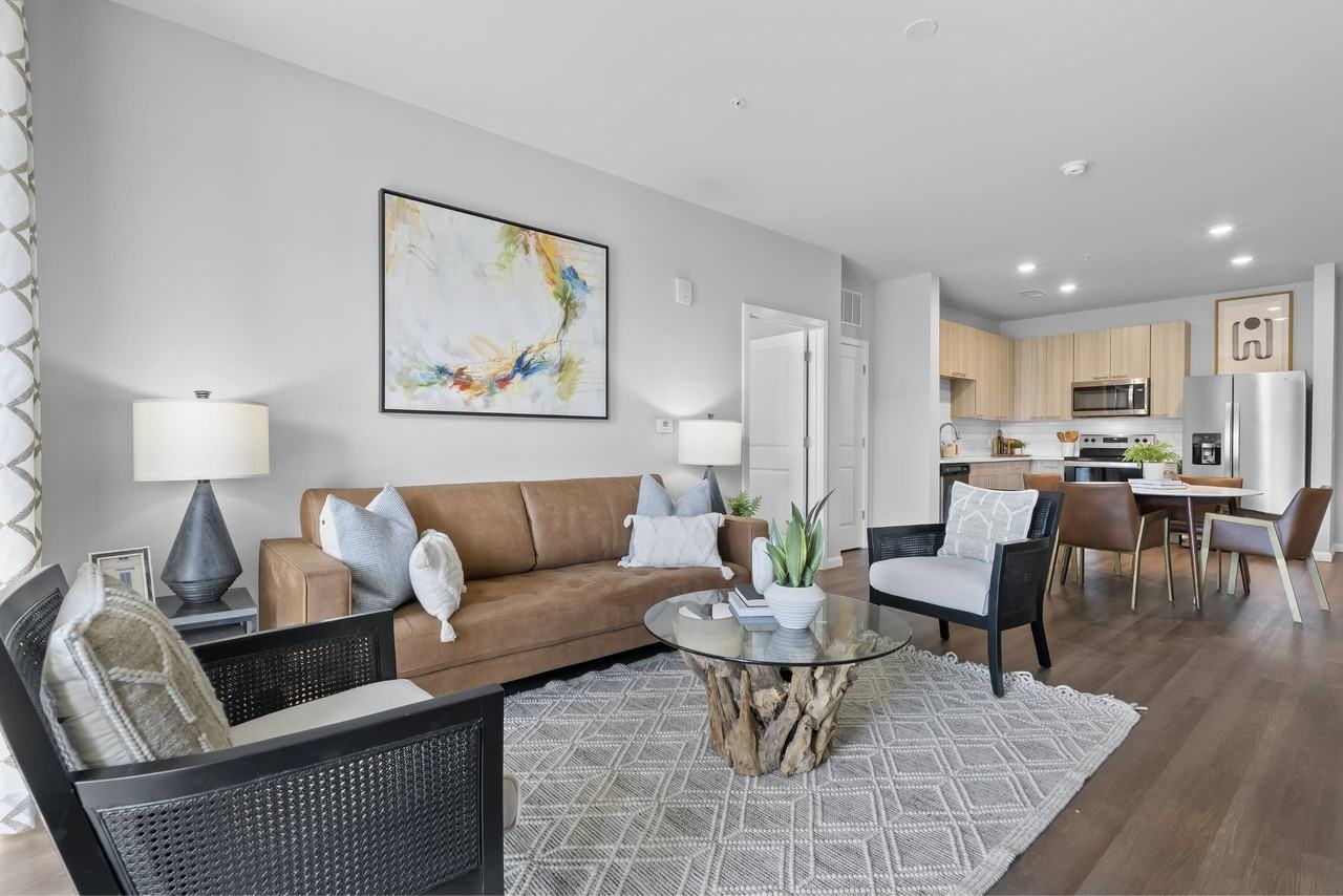 Adams Hill Apartments - Photo 3 of 37