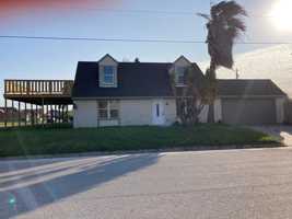 featured image of 1661 2nd St