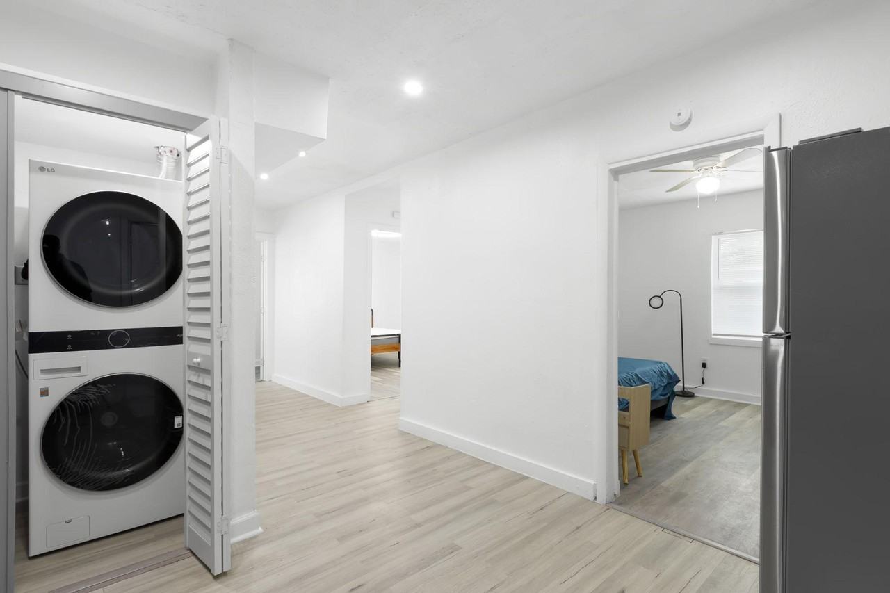 West La Salle Street - Photo 3 of 6