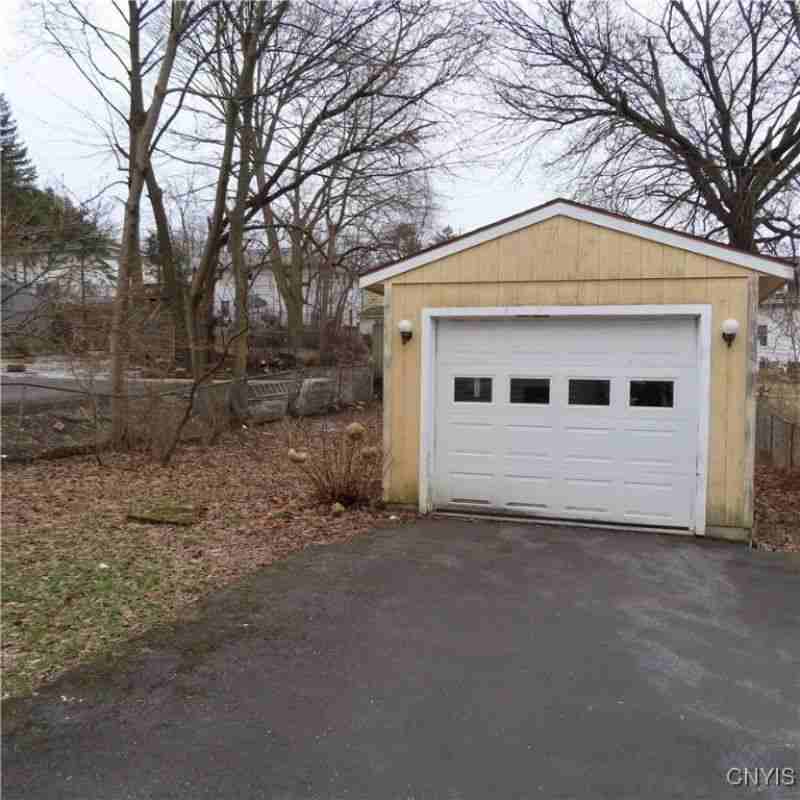 134 Burns Ave - Photo 3 of 21