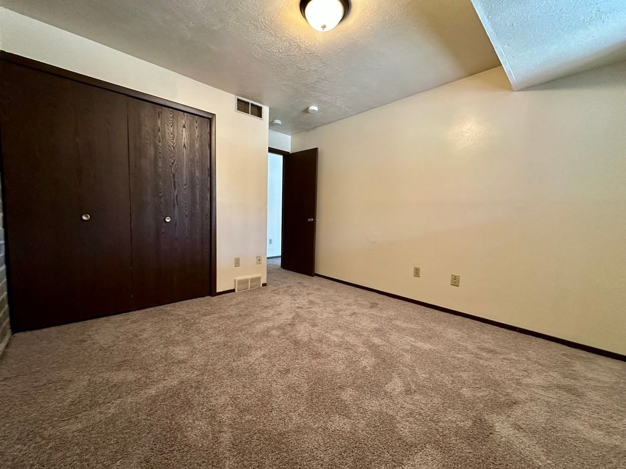 Hunter Garden - Photo 6 of 16