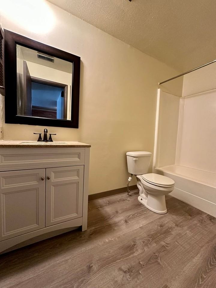 Hunter Garden - Photo 4 of 16