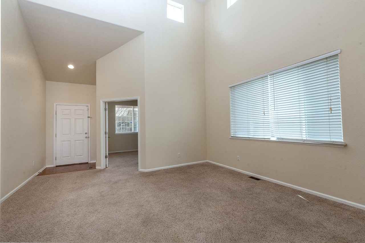 1814 Meadowbrook Pkwy - Photo 7 of 30