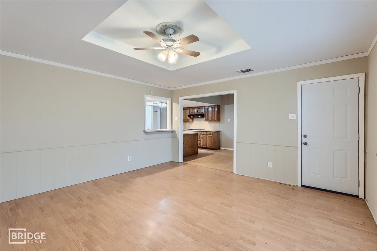 2514 Amy Ave - Photo 5 of 31
