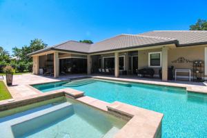 featured image of 1900 Tiller Ter