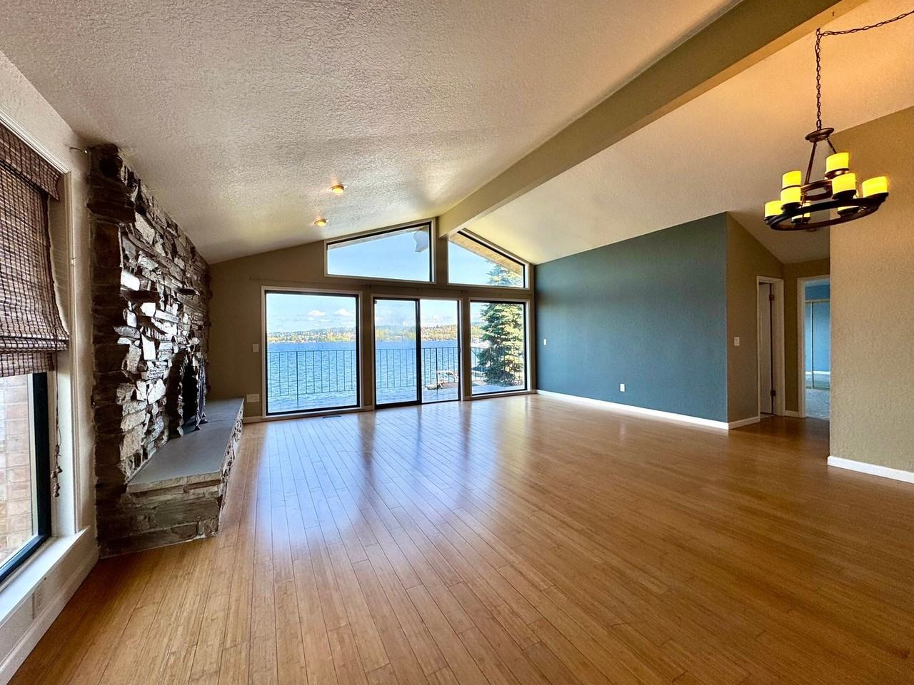 11112 Rainier Ave S - Photo 2 of 22