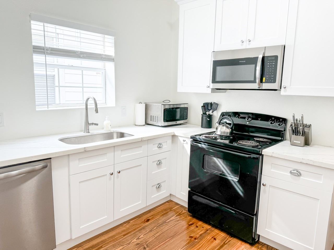 2909 Saint Peter St #2911 - Photo 6 of 8