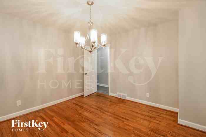 3520 Langdale Dr - Photo 3 of 15