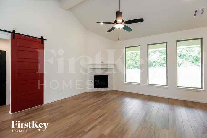 5101 Whitegold Ave - Photo 3 of 15