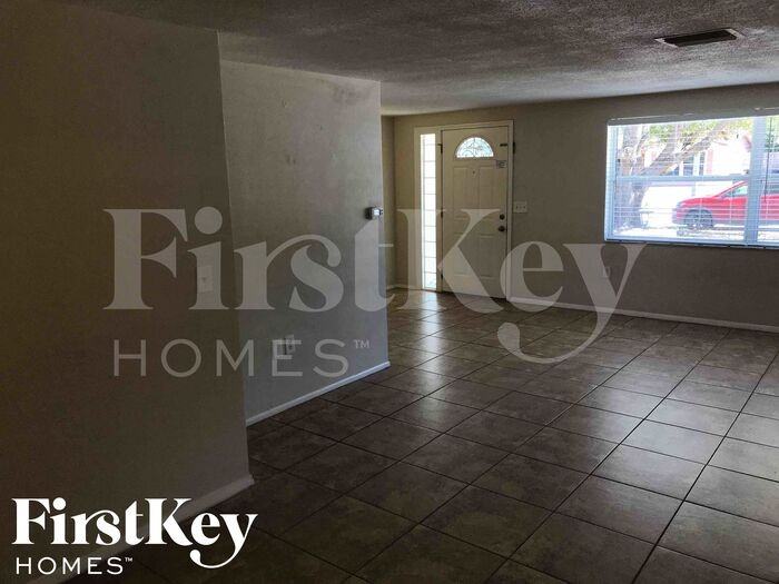10811 Piccadilly Rd - Photo 2 of 14