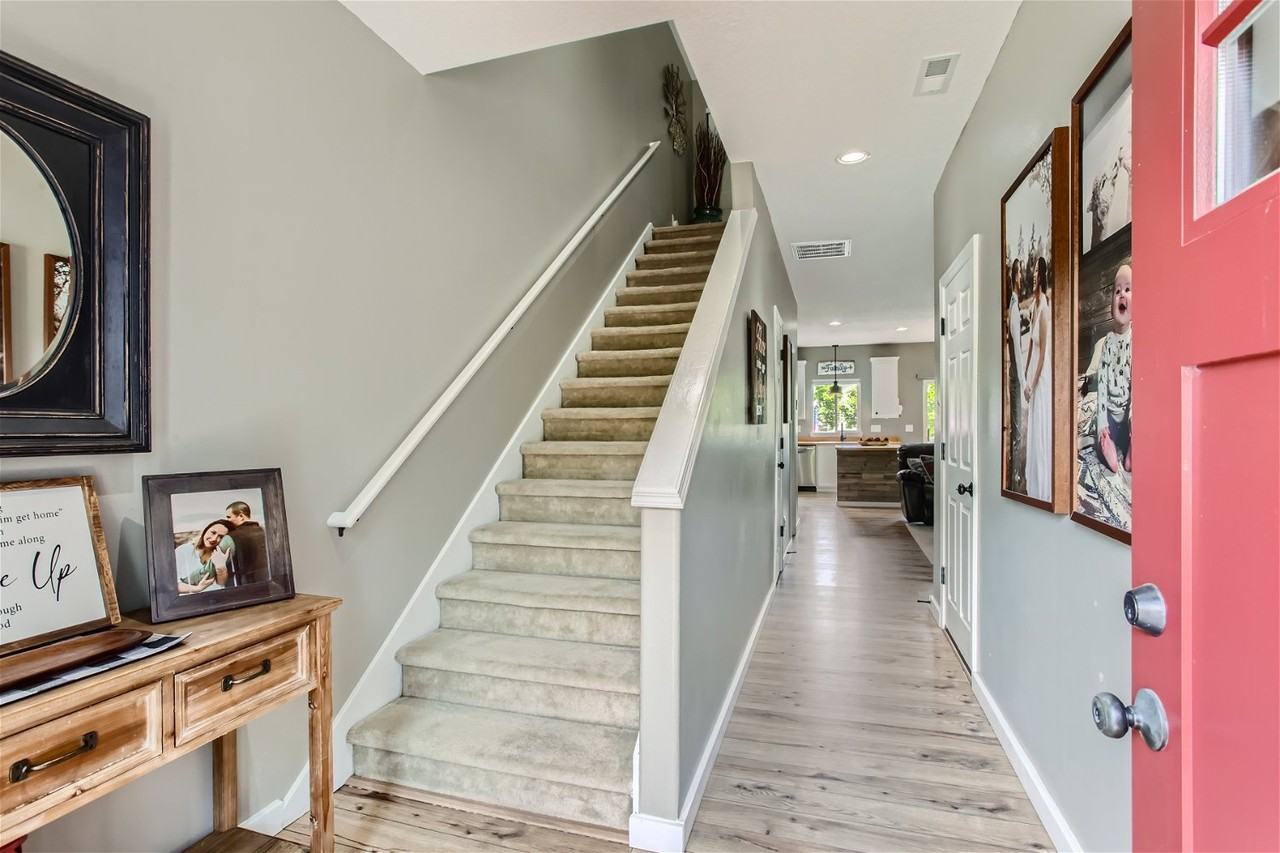 21277 Osburn Loop - Photo 2 of 27