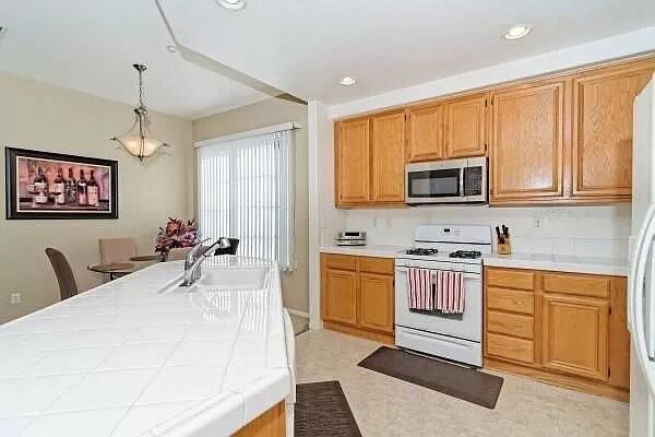 2901 Escala Cir - Photo 3 of 19