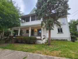 featured image of 507 Columbia St #1