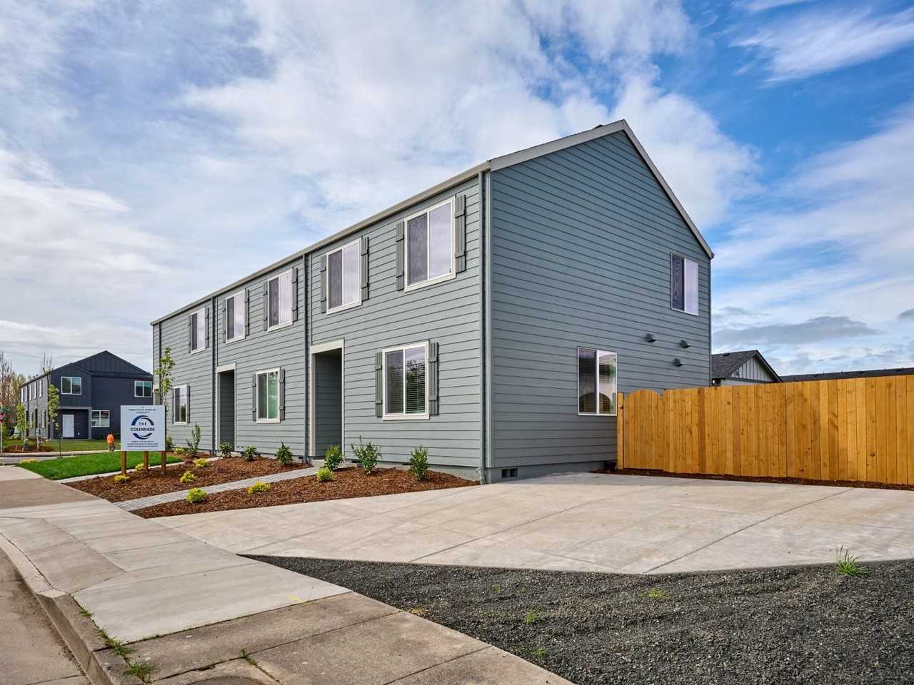 2740 Marion St Se - Photo 2 of 14