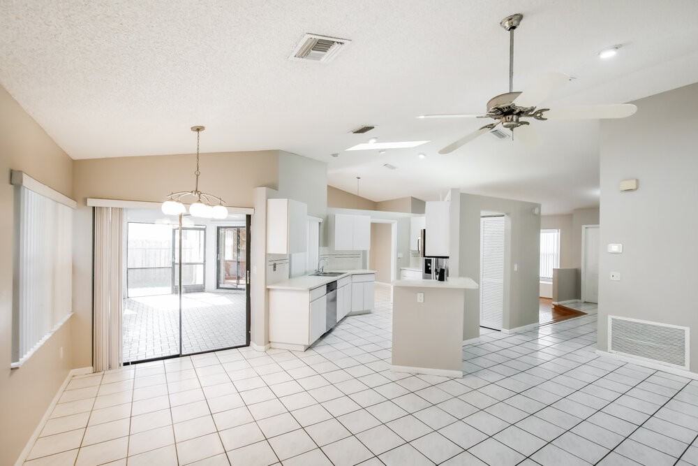 7715 Nw 21st Ct - Photo 6 of 16