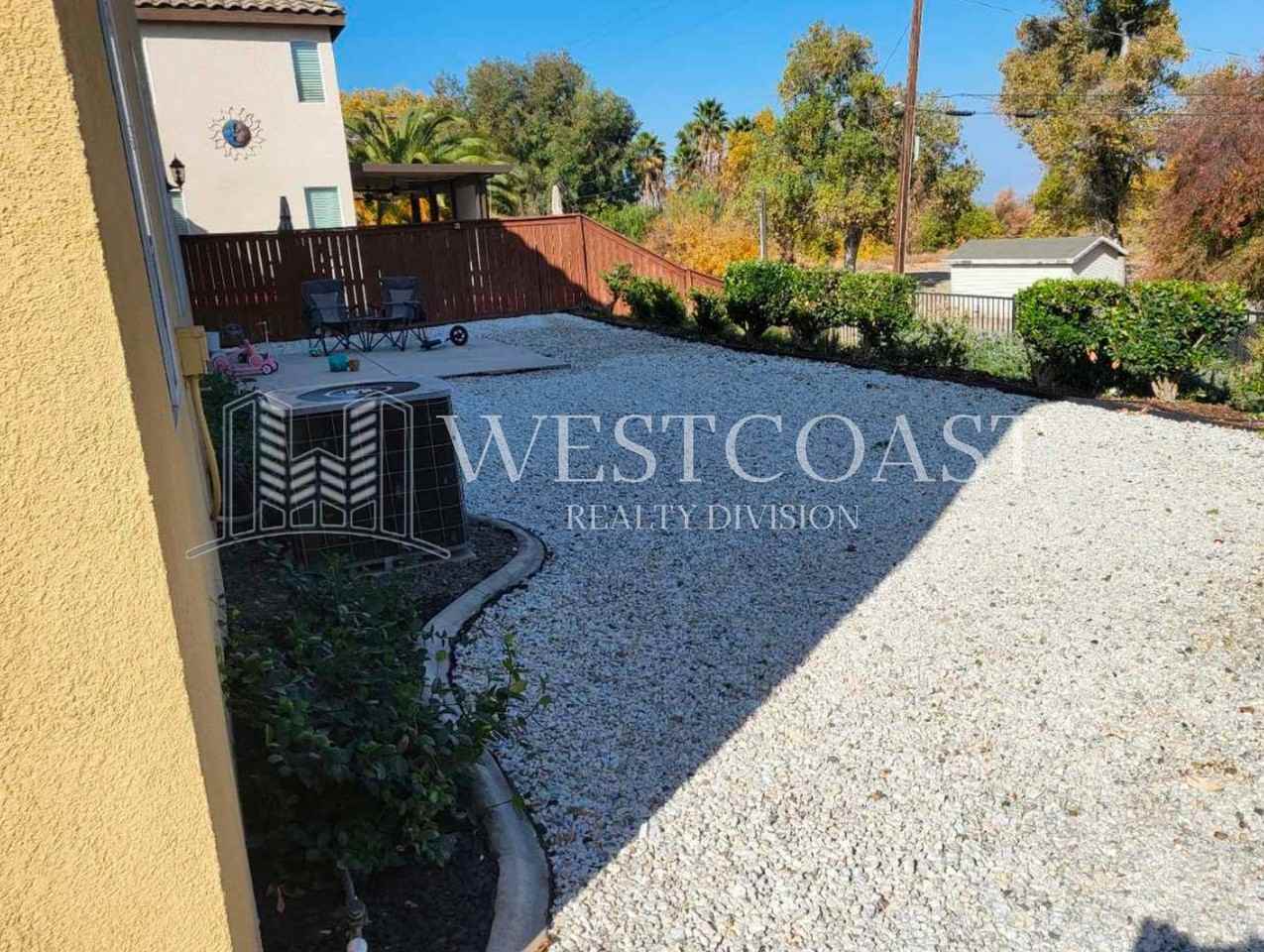 18468 Hillview Ln - Photo 2 of 20