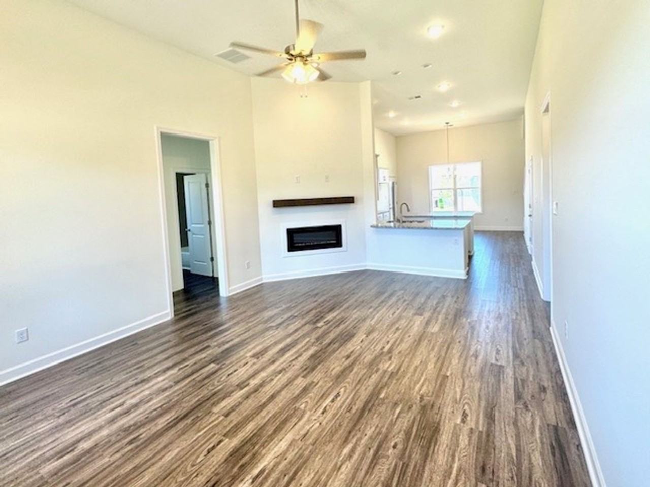 20 Hughetta St N - Photo 2 of 13