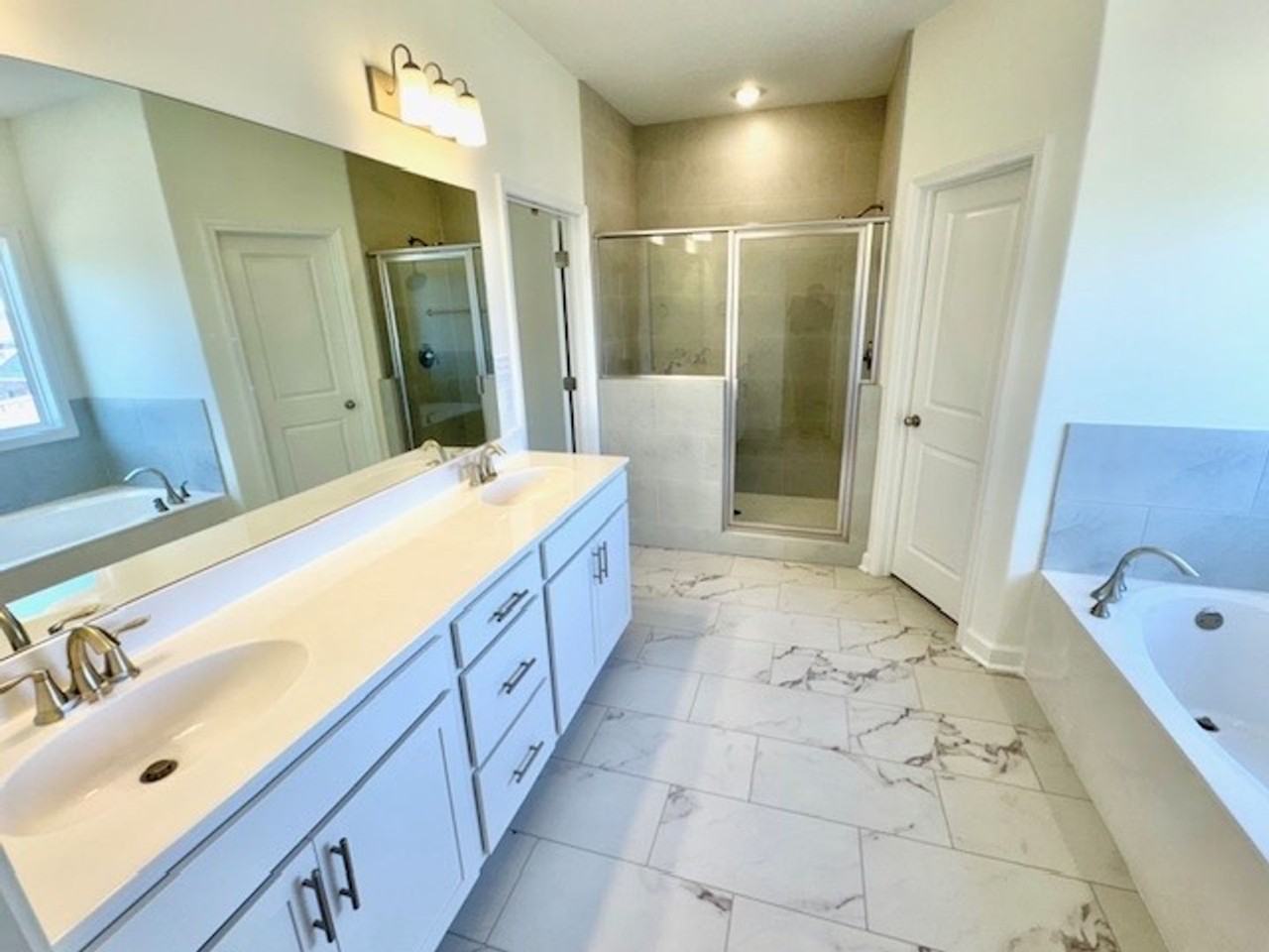 20 Hughetta St N - Photo 7 of 13