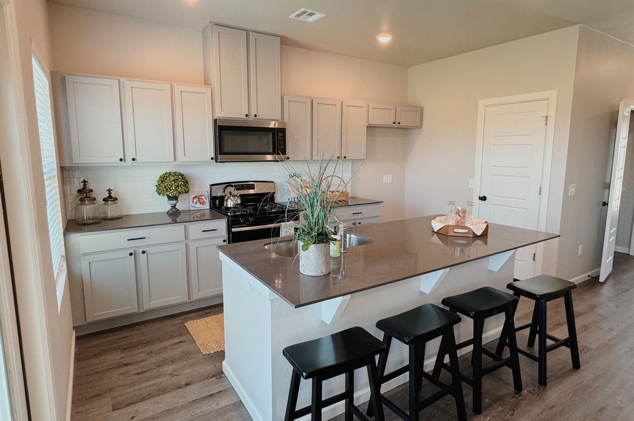 7723 Owen Ln - Photo 2 of 31