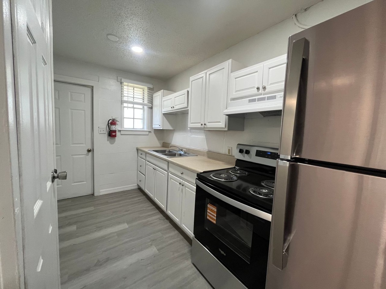 812 Floyd St Ne - Photo 2 of 13