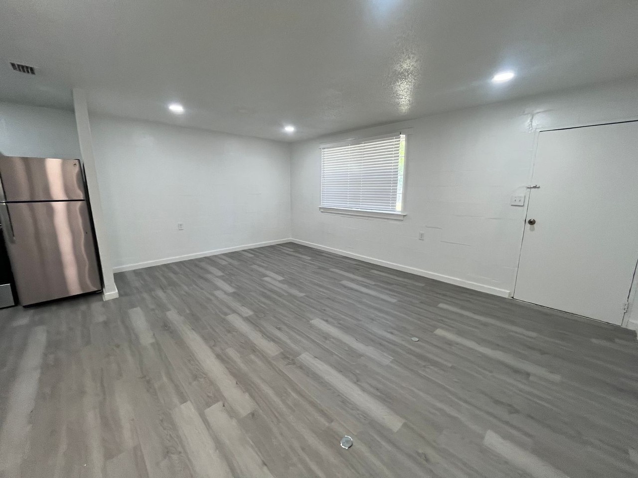 812 Floyd St Ne - Photo 5 of 13