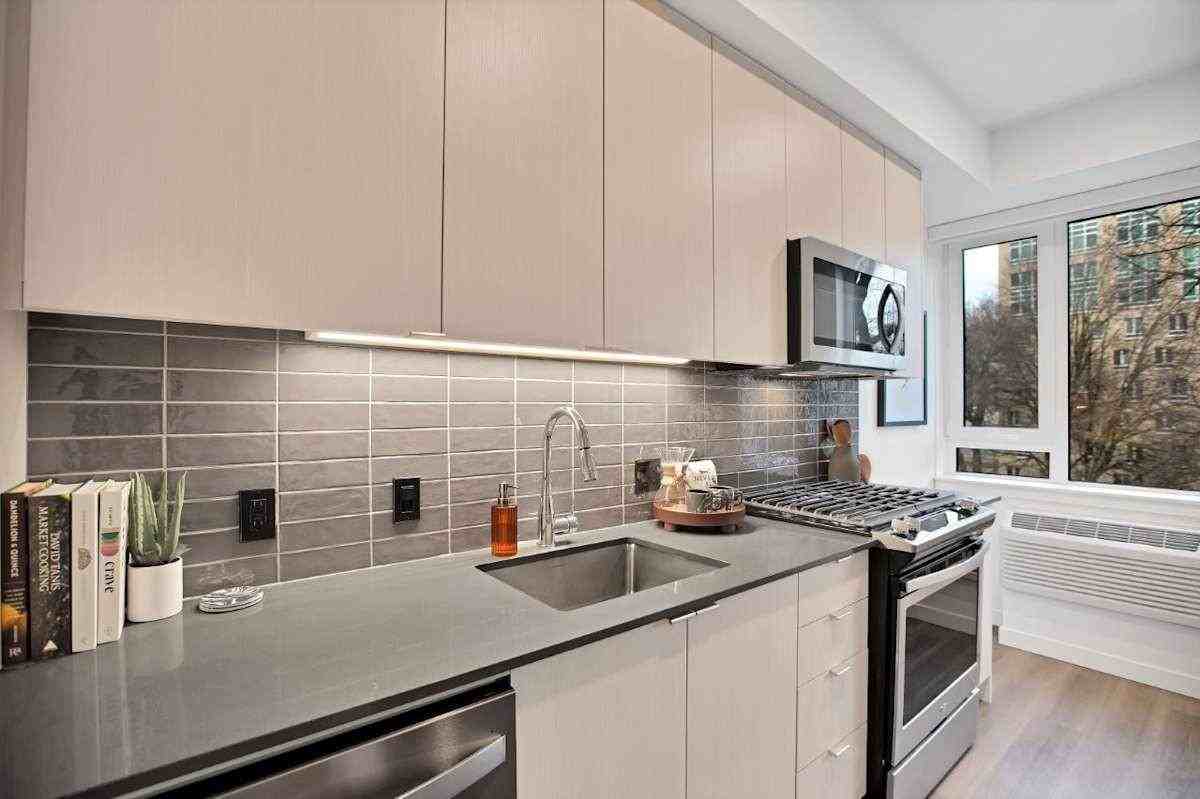 15 Nw Park Ave - Photo 5 of 28