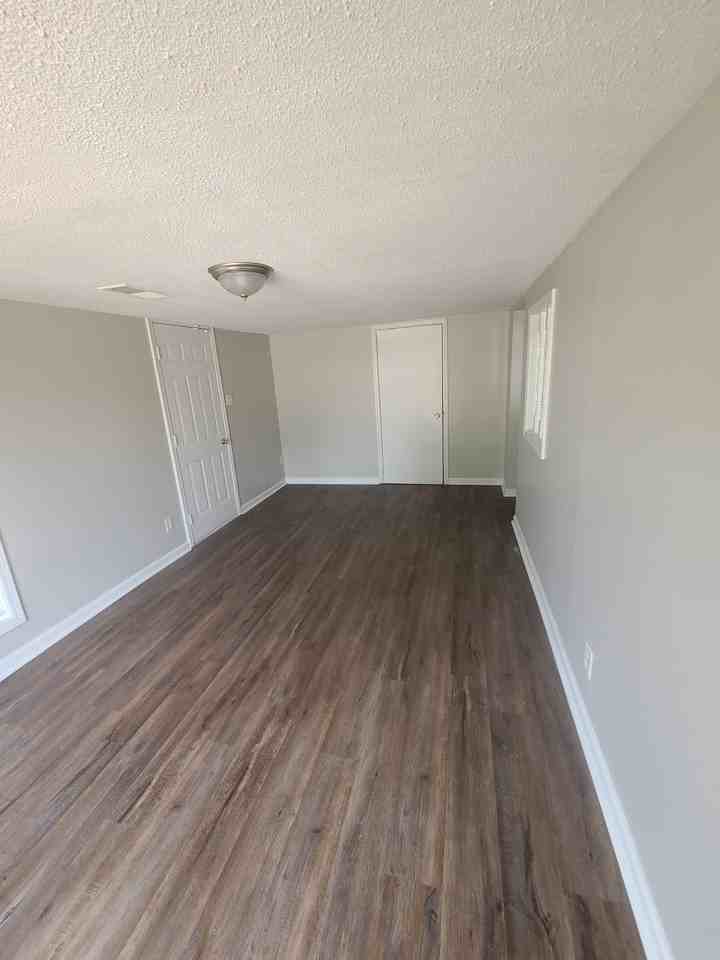 4029 Glenbrook St - Photo 2 of 19