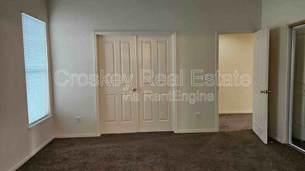 1952 Kettle Rock Ct - Photo 6 of 15