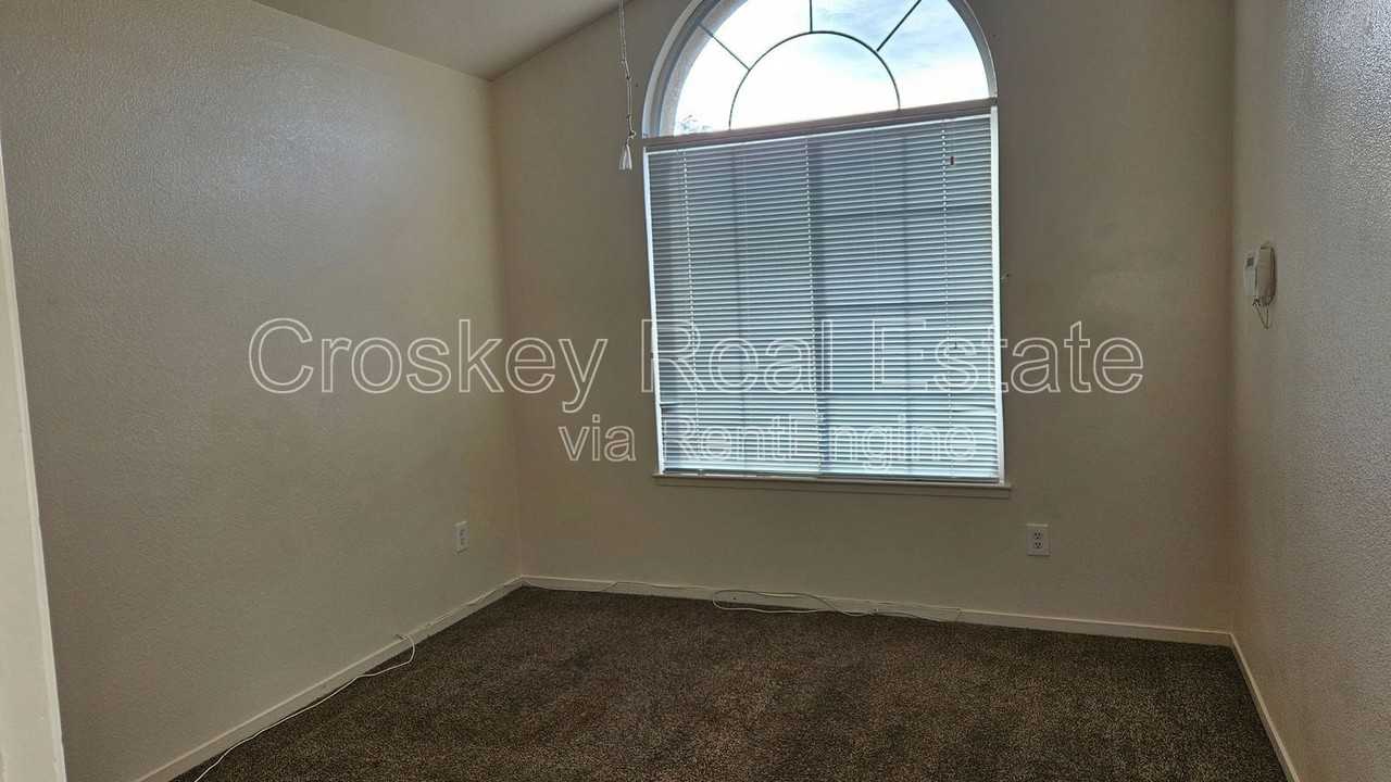 1952 Kettle Rock Ct - Photo 7 of 15