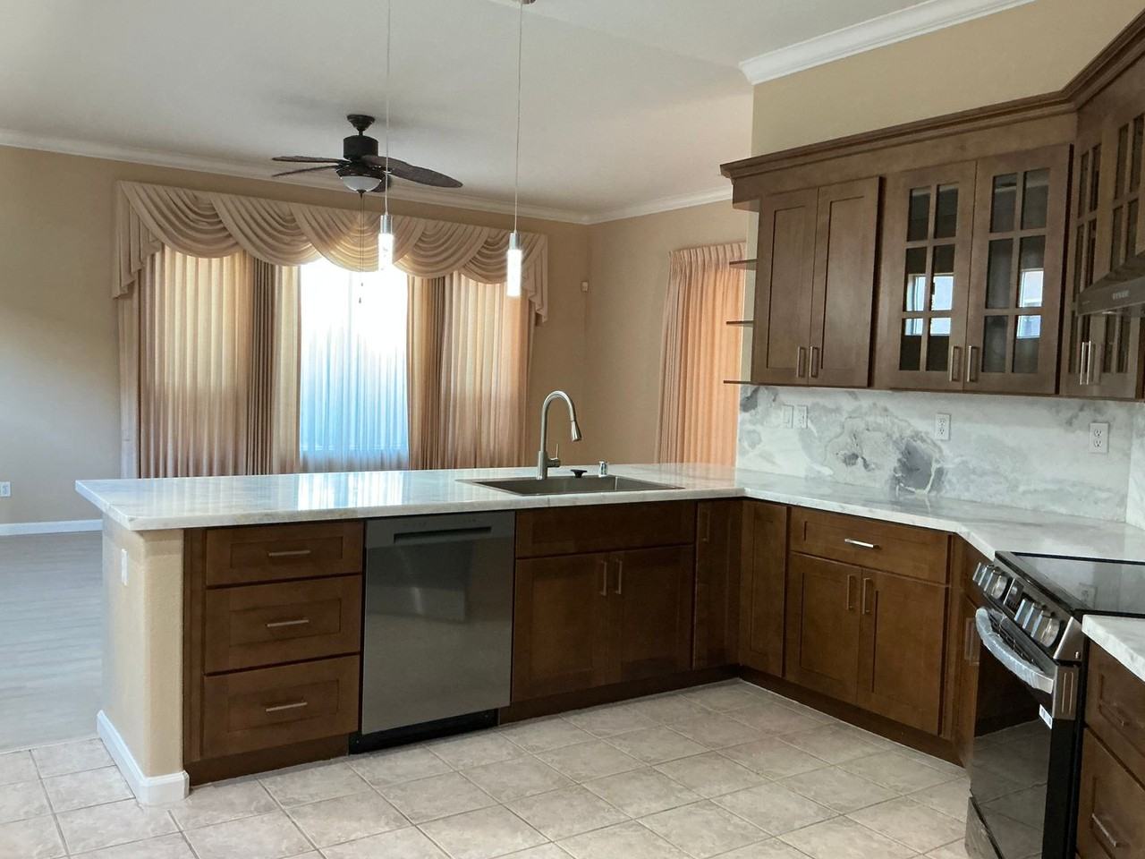 1750 Bella Terra Dr - Photo 4 of 29